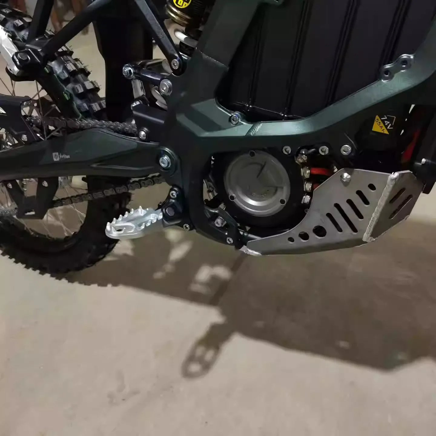 SURRON ULTRA BEE Skid Plate Electric Dirt bike Motorcycle Bottom Motor Armor Lightweight Aluminum Alloy Protects Skid Plate